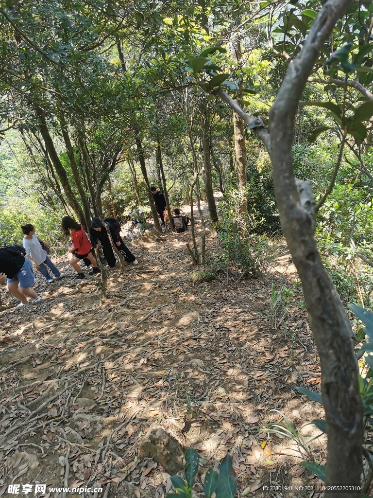 爬山