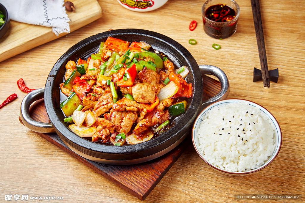 小炒肉石锅饭
