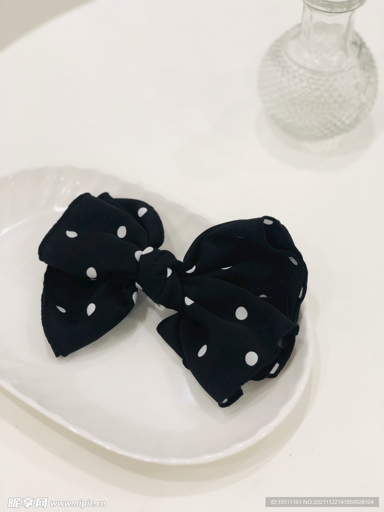 黑色波点蝴蝶结