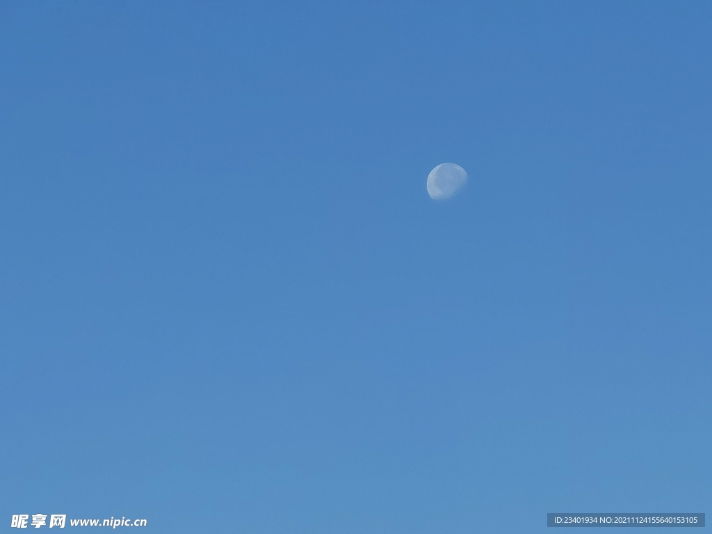 小清新清晨的明月蓝天