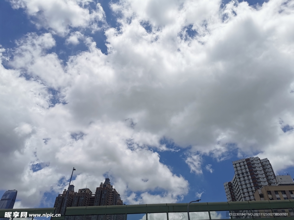 蓝天 