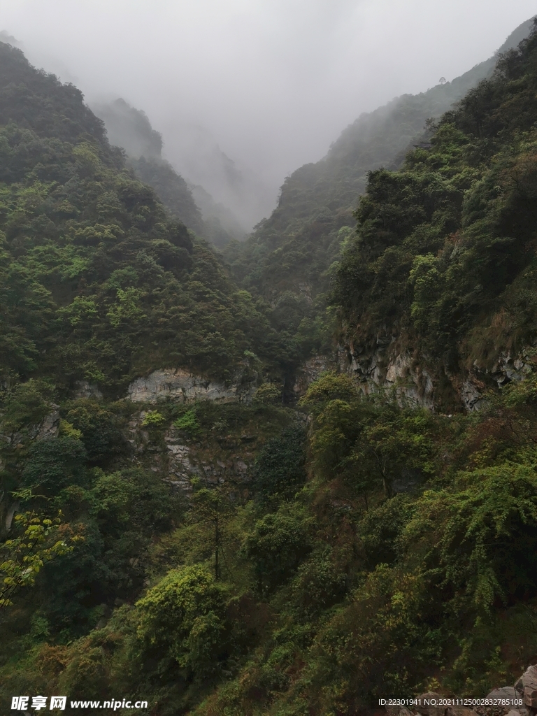 爬山