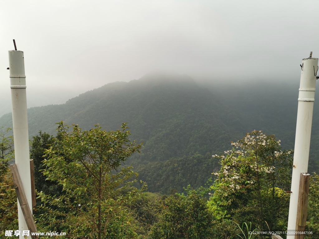 爬山 