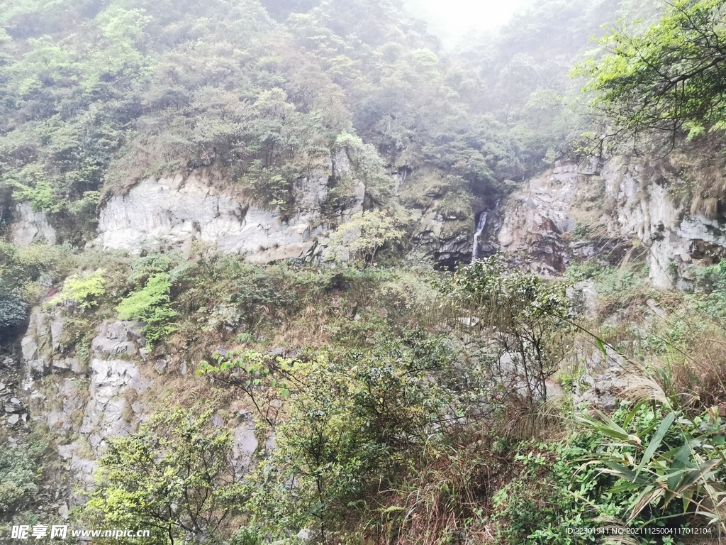 爬山 