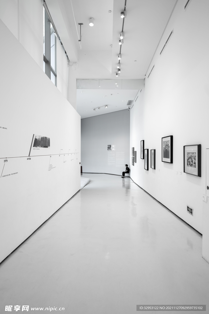 四川美术学院罗中立美术馆展厅