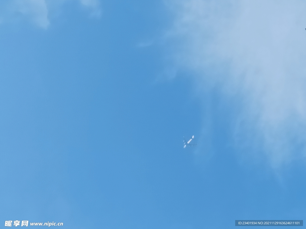 小清新纯净蓝天白云飞机壁纸