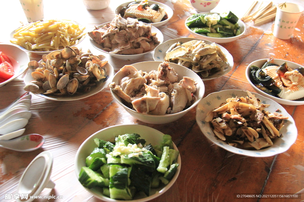 一桌美食农家菜