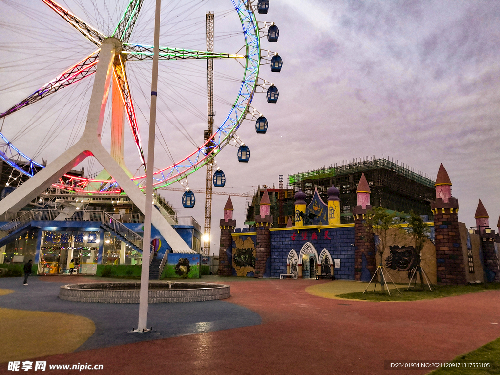 游乐园摩天轮游乐场游乐设施城堡