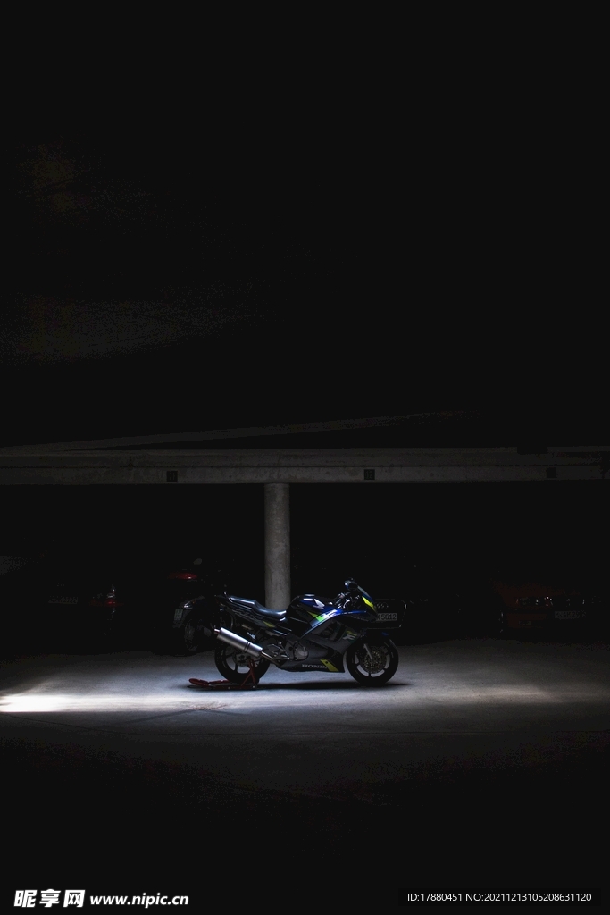 摩托车