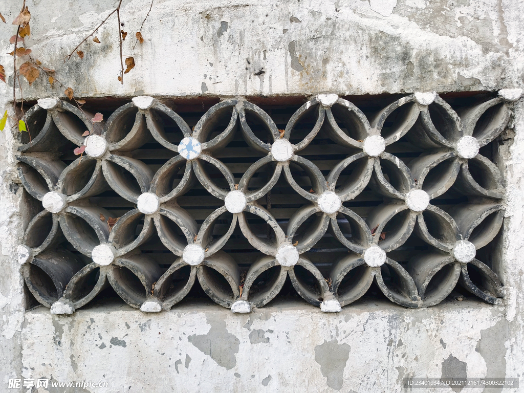 中式瓦片镂空窗格