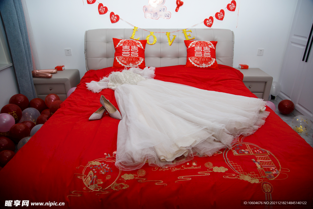 婚礼 婚鞋 秀禾服 戒指 团扇