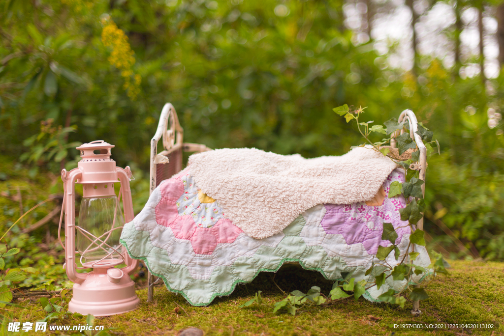 新生儿合成背景JPG格式