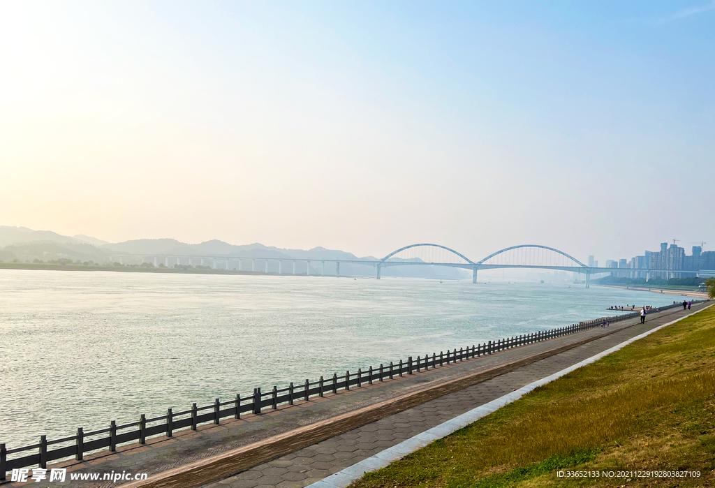 江边风景