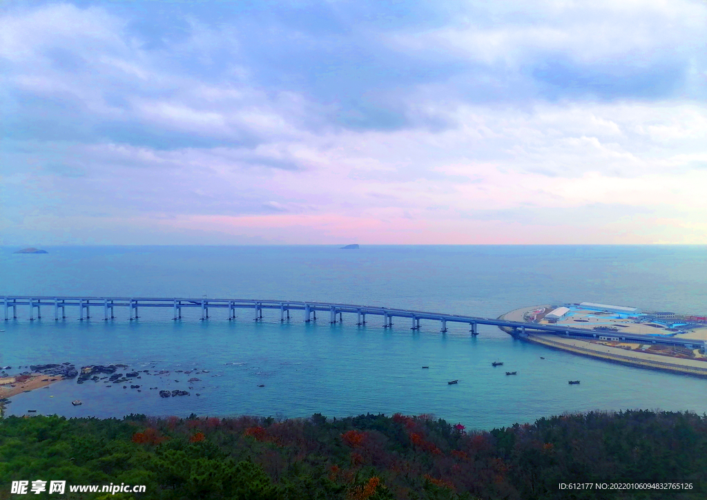 星海湾跨海大桥远眺