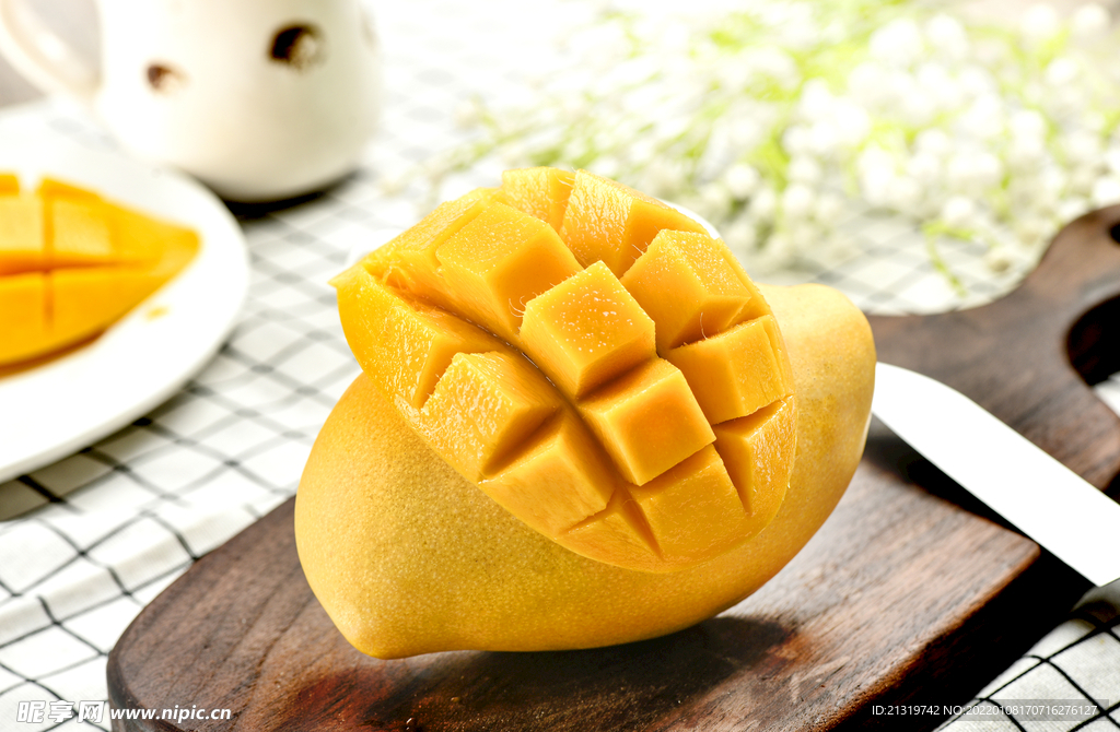 切开的芒果