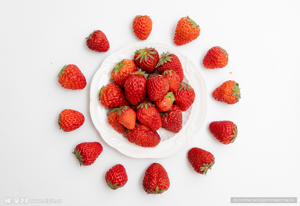 草莓摆拍摄影
