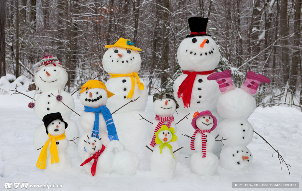 一堆可爱的雪人