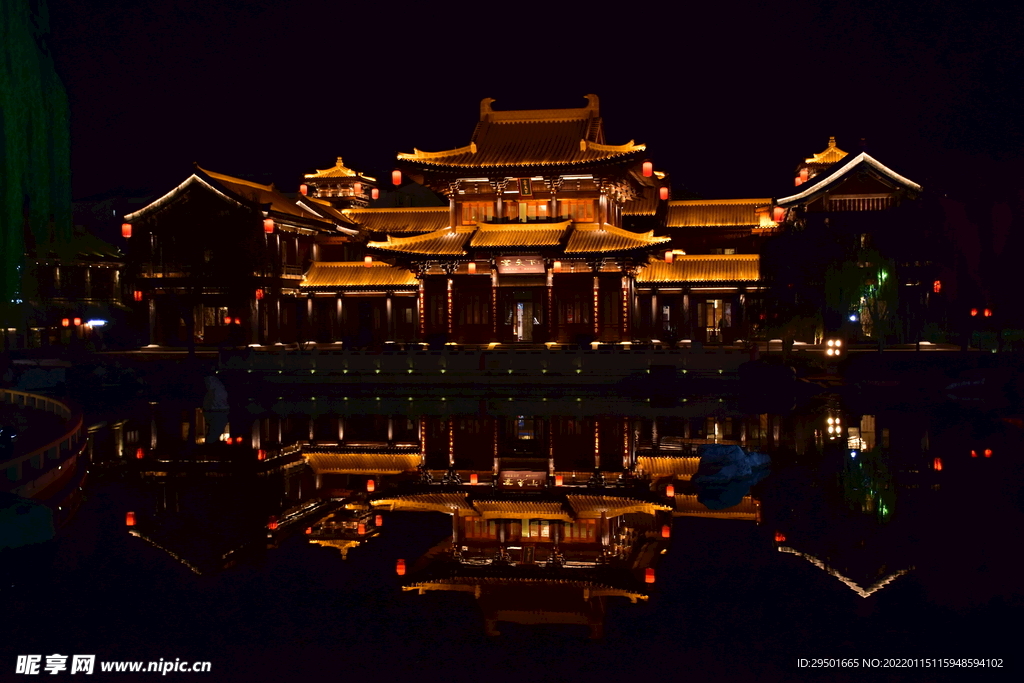 中式建筑洛邑古城夜景古建筑夜景