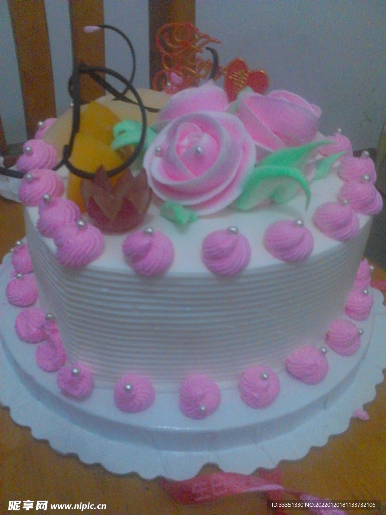 奶油生日蛋糕