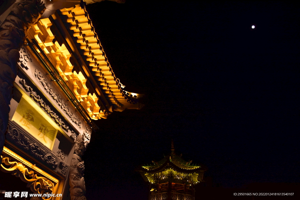 古建筑牌坊夜景