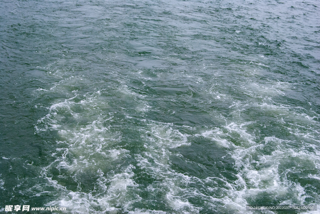 湖水