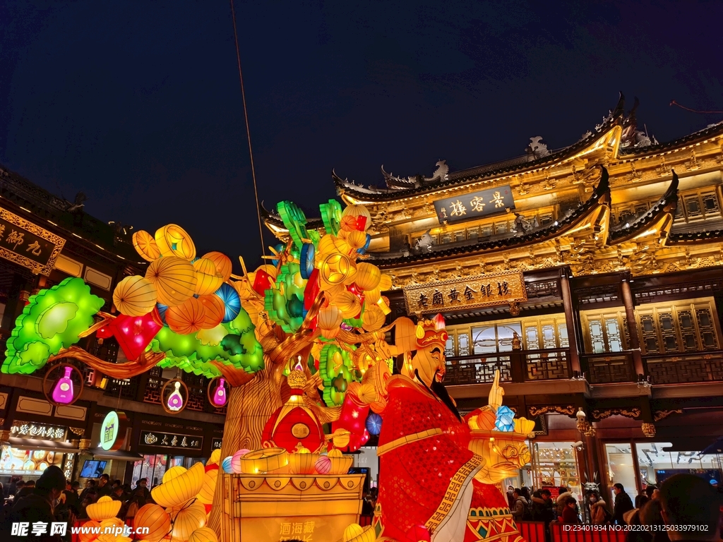 上海豫园元宵灯会财神复古建筑