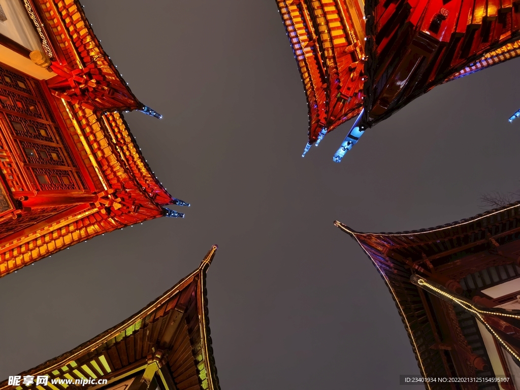 上海豫园中式复古建筑屋檐