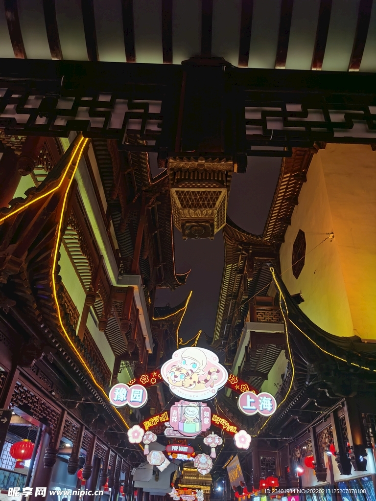 上海豫园元宵灯会花灯中式建筑