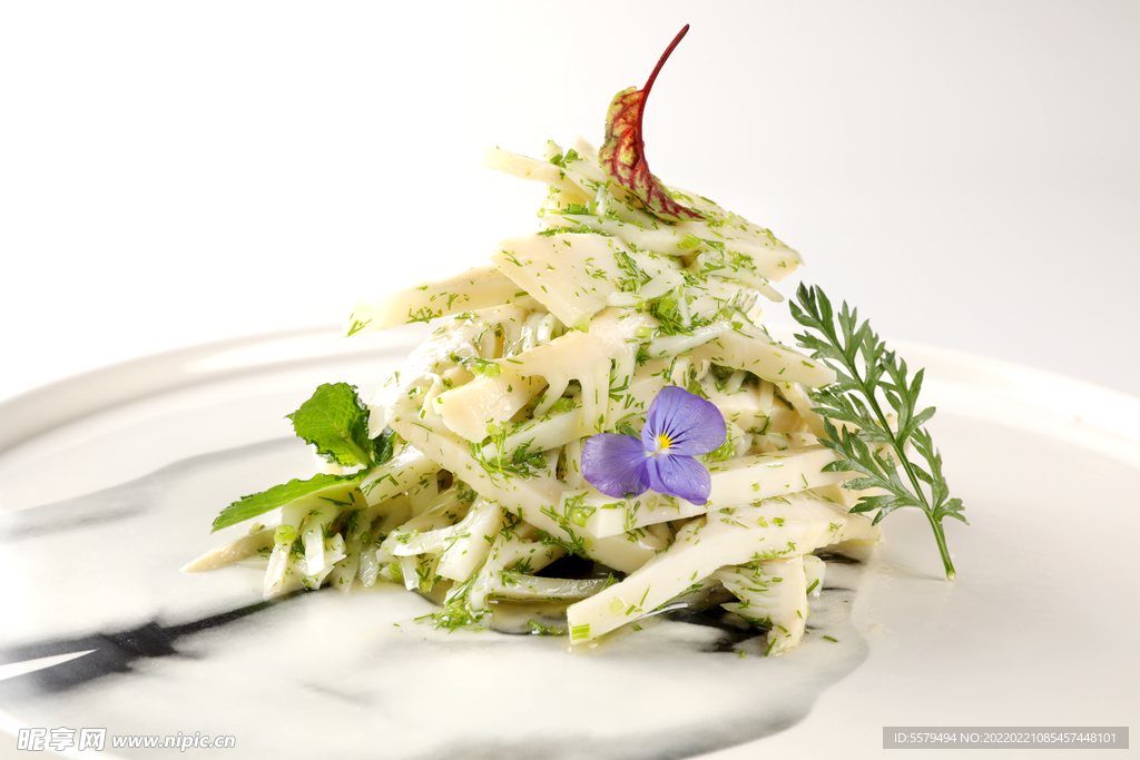 小茴香拌玉兰笋 