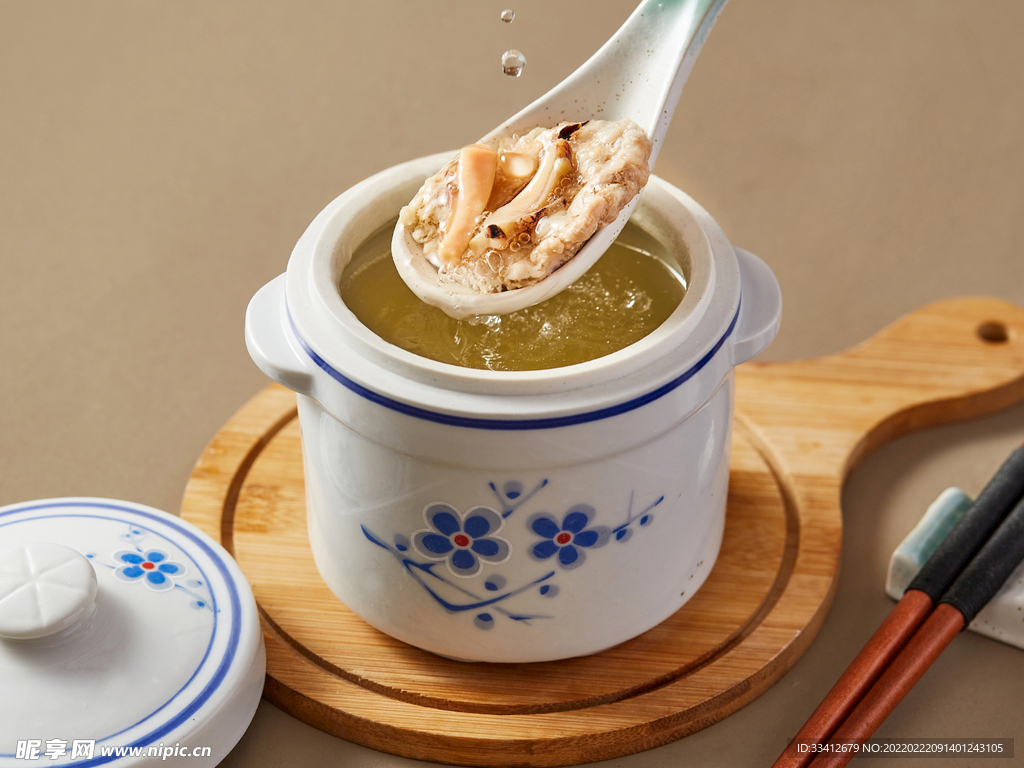 墨鱼肉饼汤
