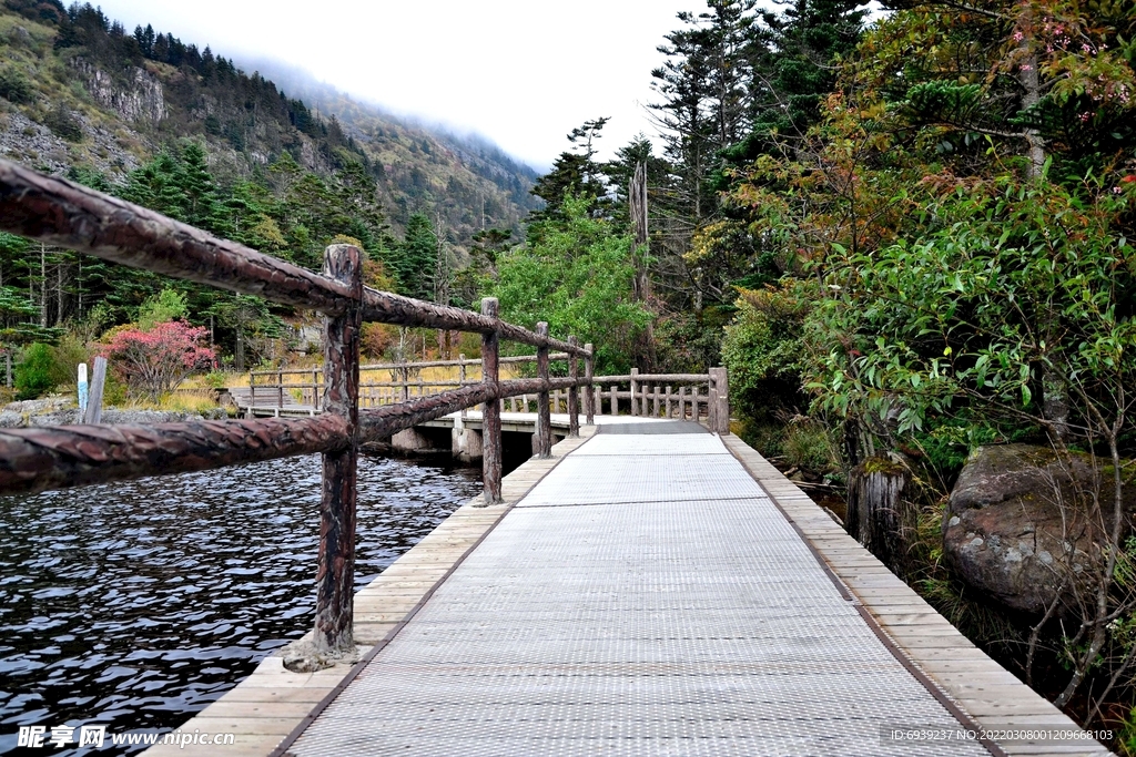 螺髻山-环湖步道