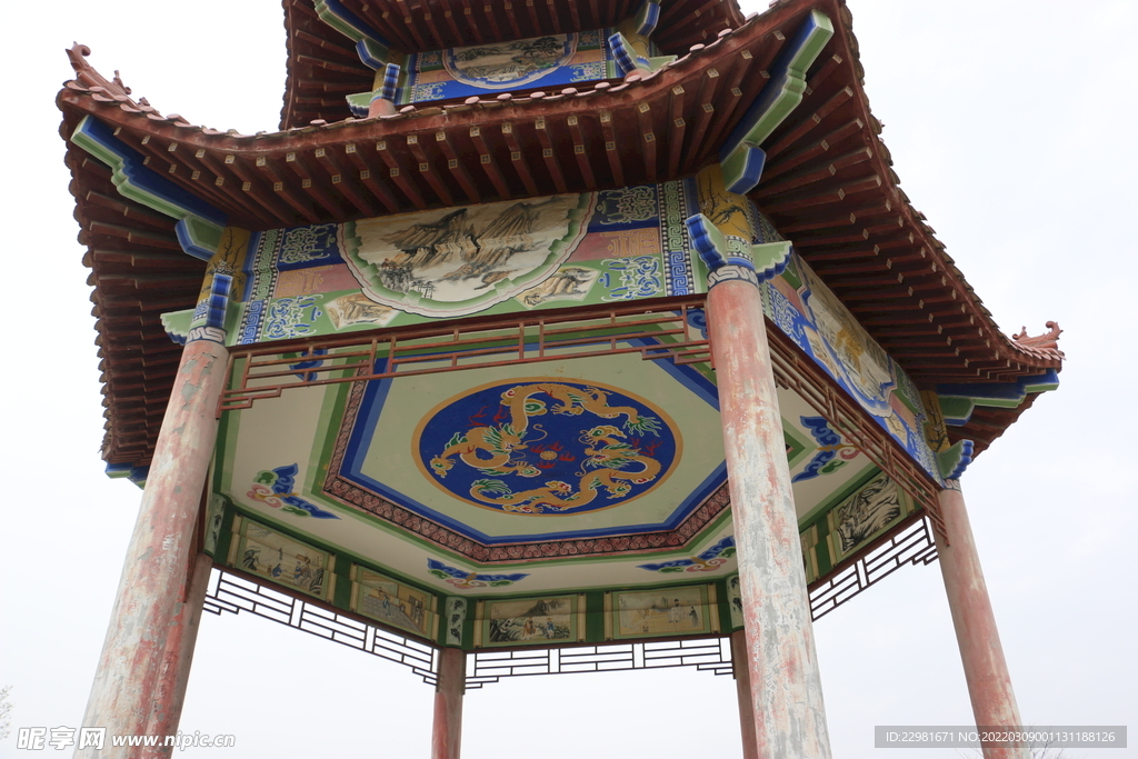 仿古彩绘六角亭