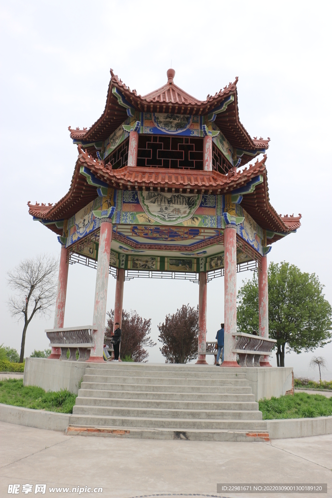 仿古彩绘六角亭