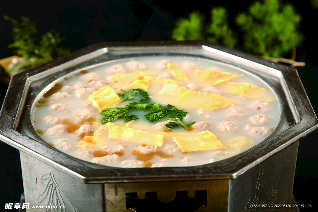 生汆丸子