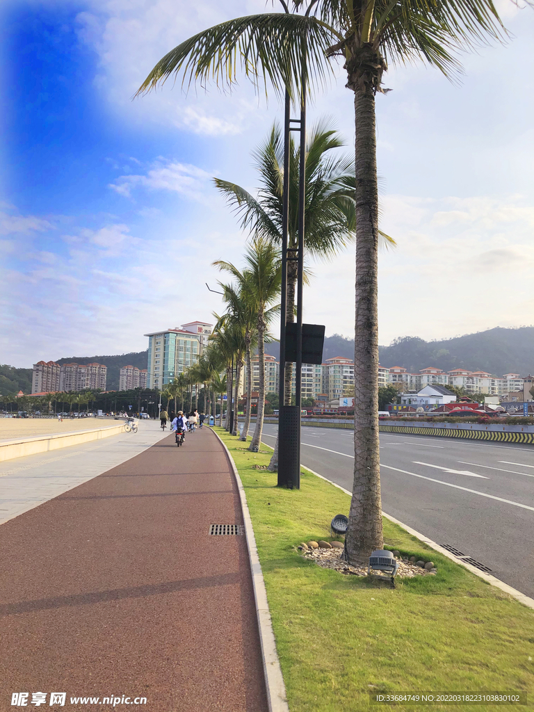 马路边 人行道 海边