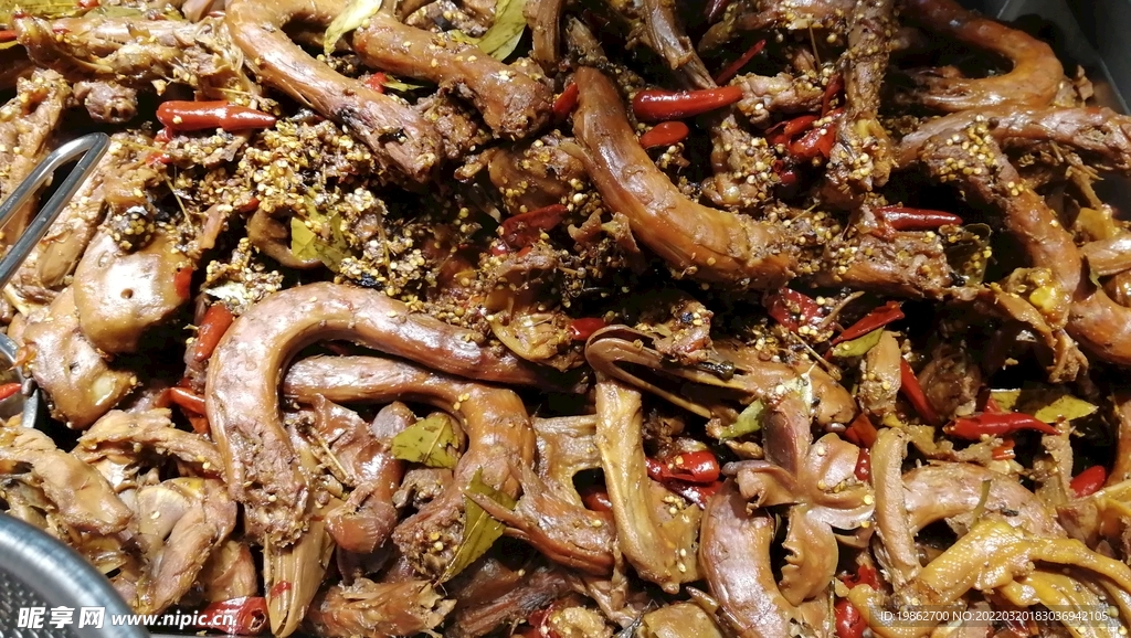 麻辣卤鸭脖