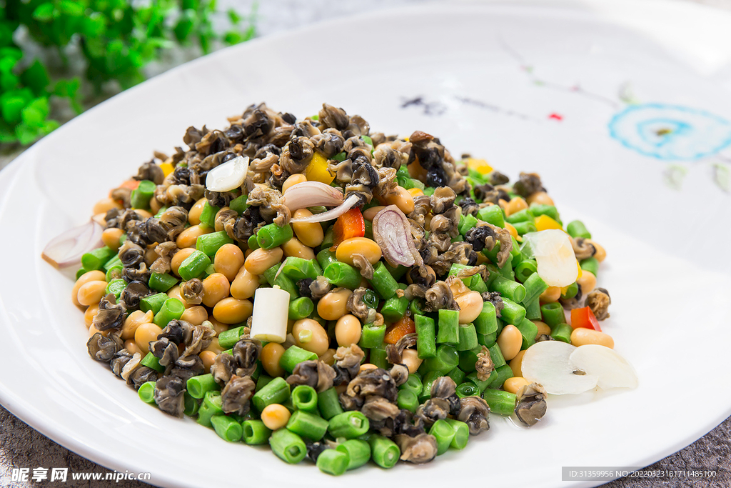 鲜黄豆脆皮炒螺肉近照