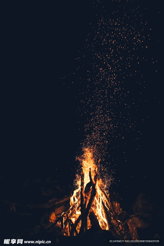 篝火露营