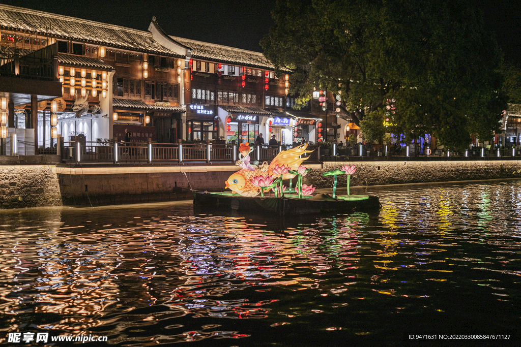 浙江余姚阳明古镇花灯