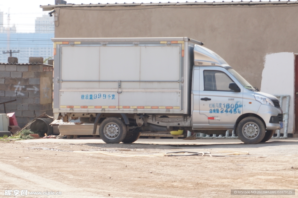 装货车
