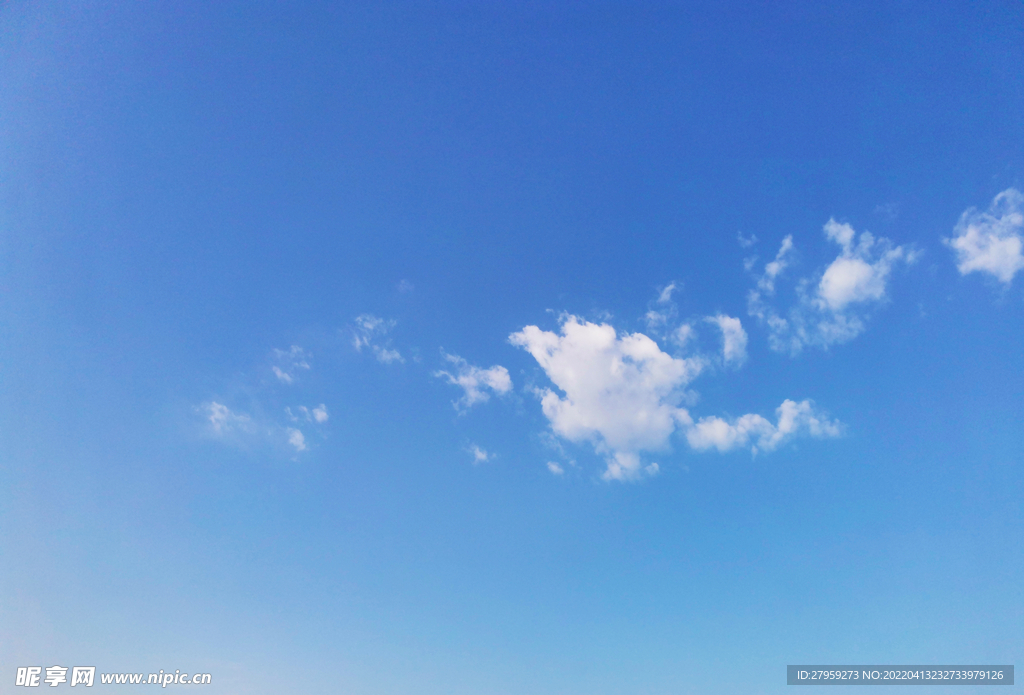 蓝天白云背景图片