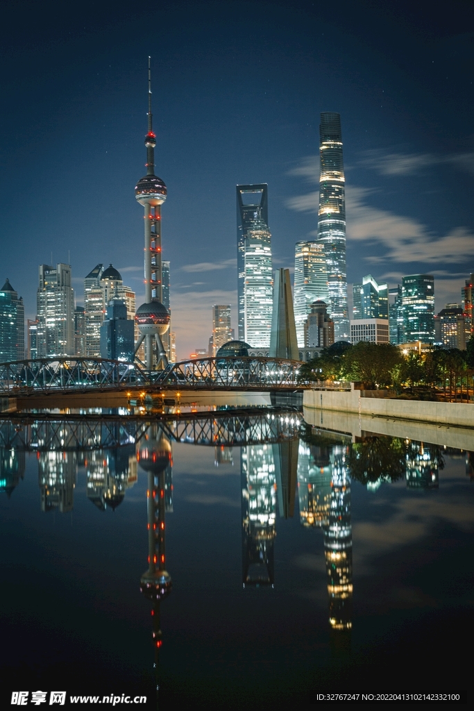 城市地标建筑夜景——上海
