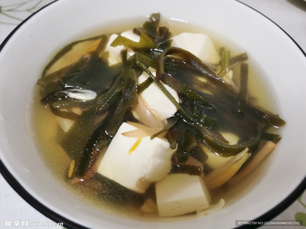 海带豆腐汤 