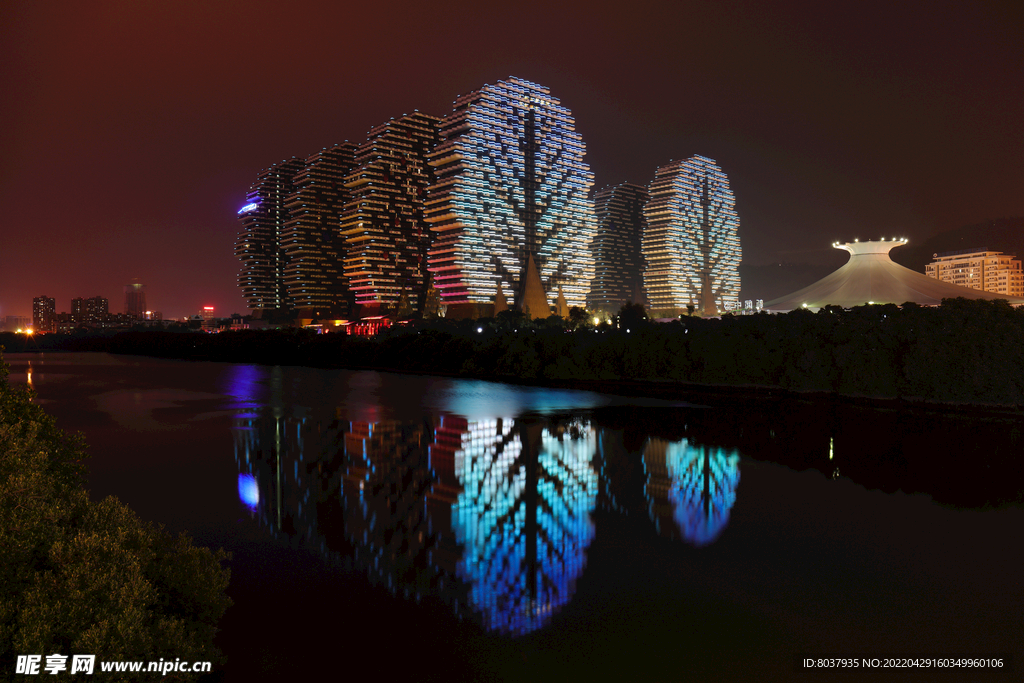 三亚大树公馆夜景