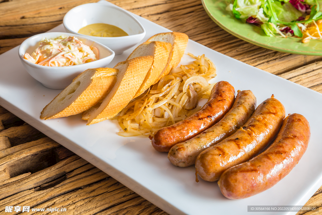 面包烤肠美食