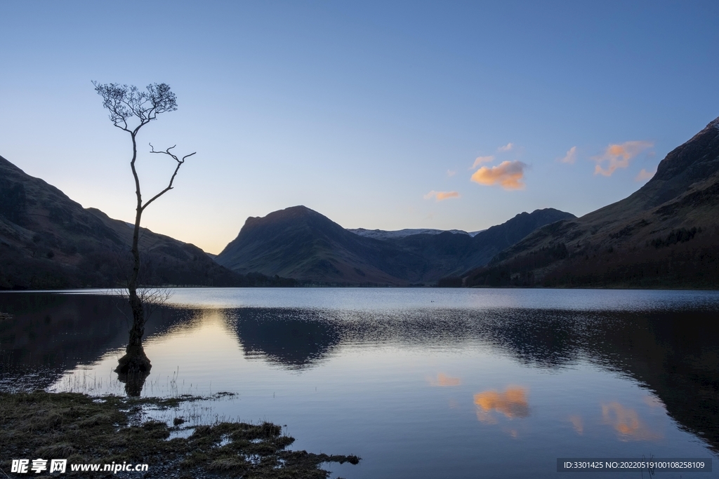 清晨巴特米尔湖 