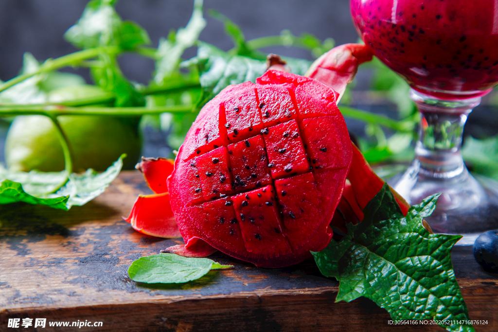 新鲜火龙果水果