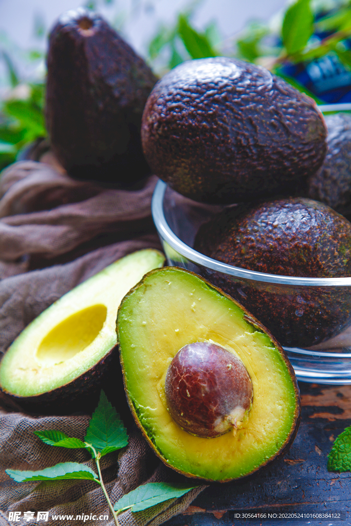 新鲜牛油果水果