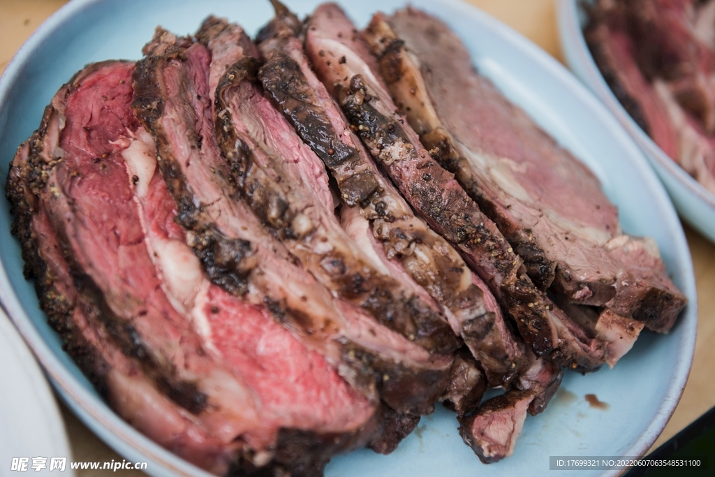 切好的牛排