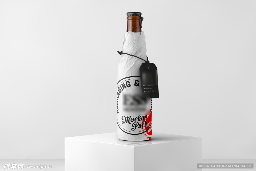 瓶子场景样机酒瓶